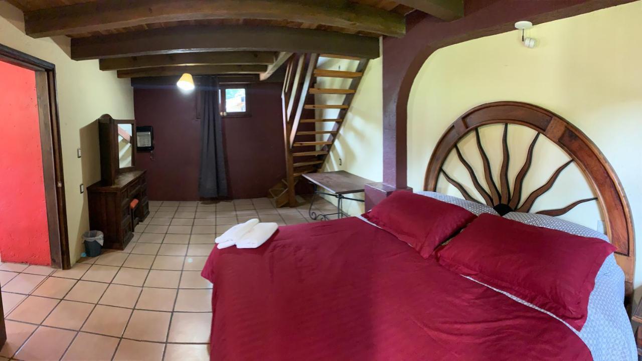 Cortijo La Casona & Bungalow Al Pie De La Montana Сан-Крістобаль-де-лас-Касас Екстер'єр фото